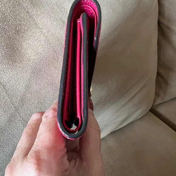 Louis Vuitton Authentic Victorine Wallet Monogram 9 out of 10 Condition. - Picture 16 of 16